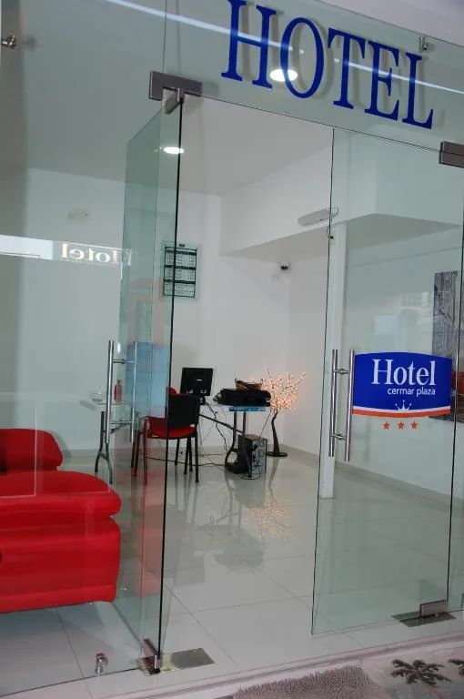 Entrance to Hotel Cermar Plaza